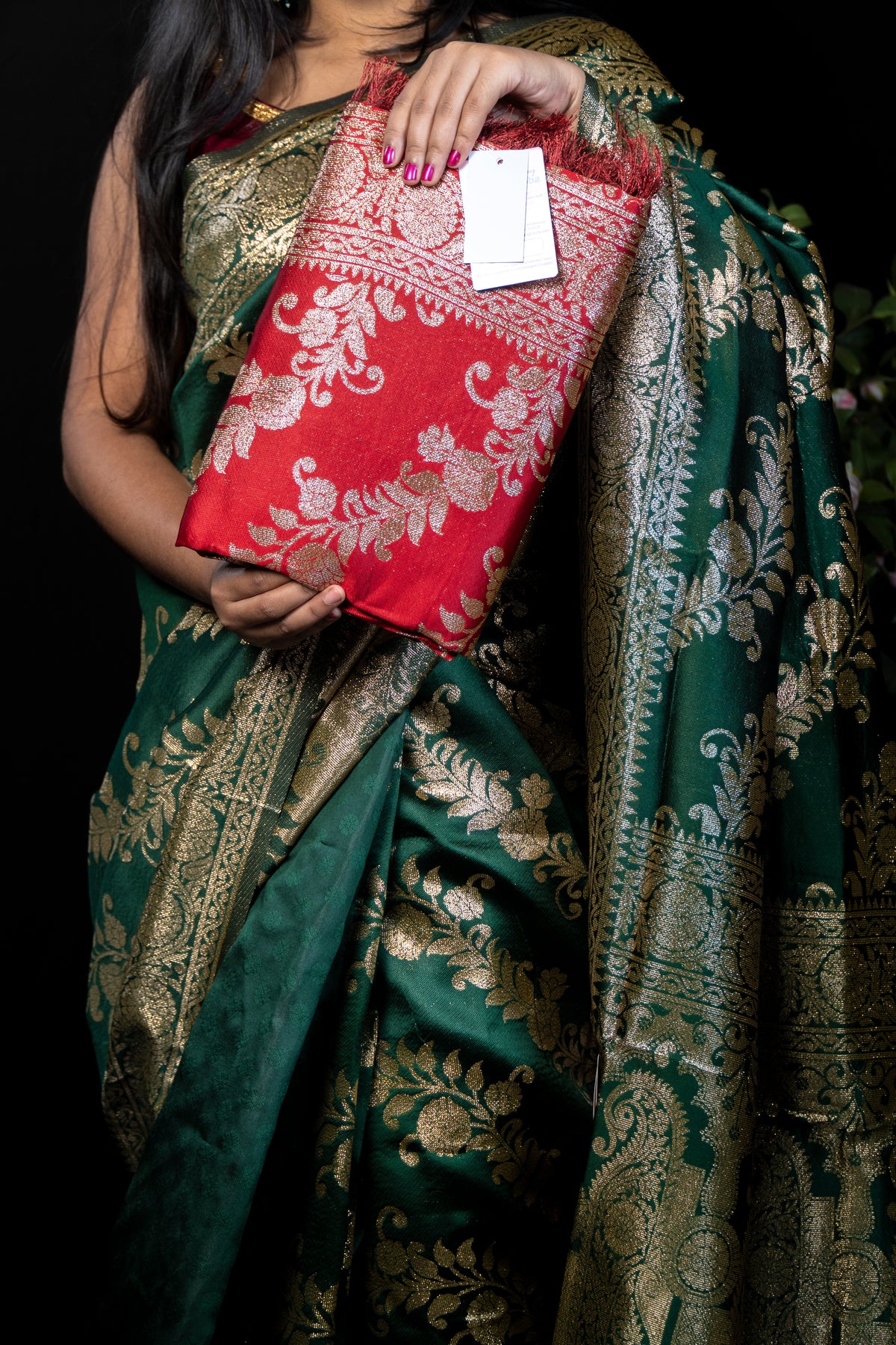 Elegant Soft Silk Saree with Contrast Gold Zari Border