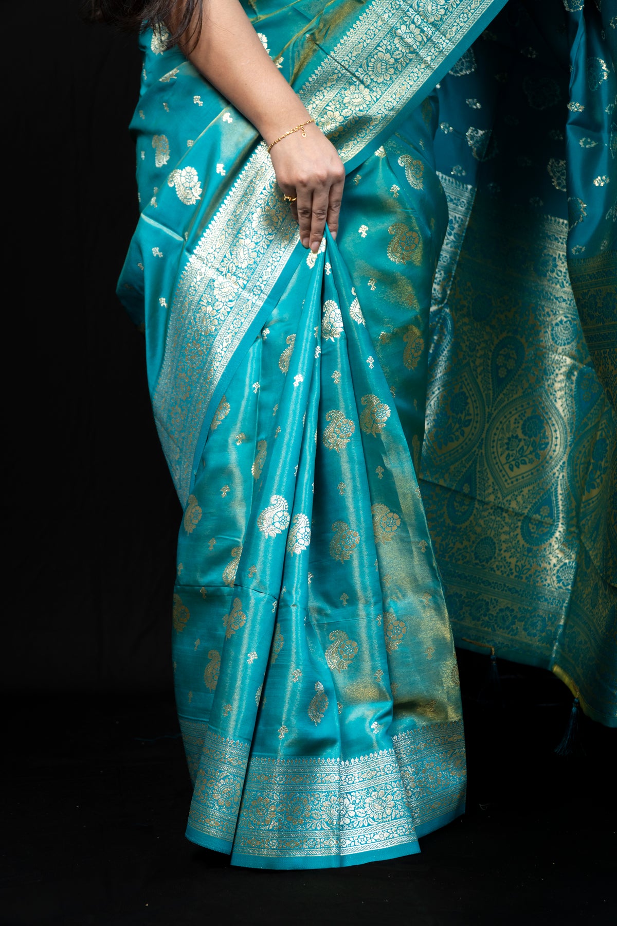 Mango kolka Banarasi-Style Silk Saree with Gold Zari Weave