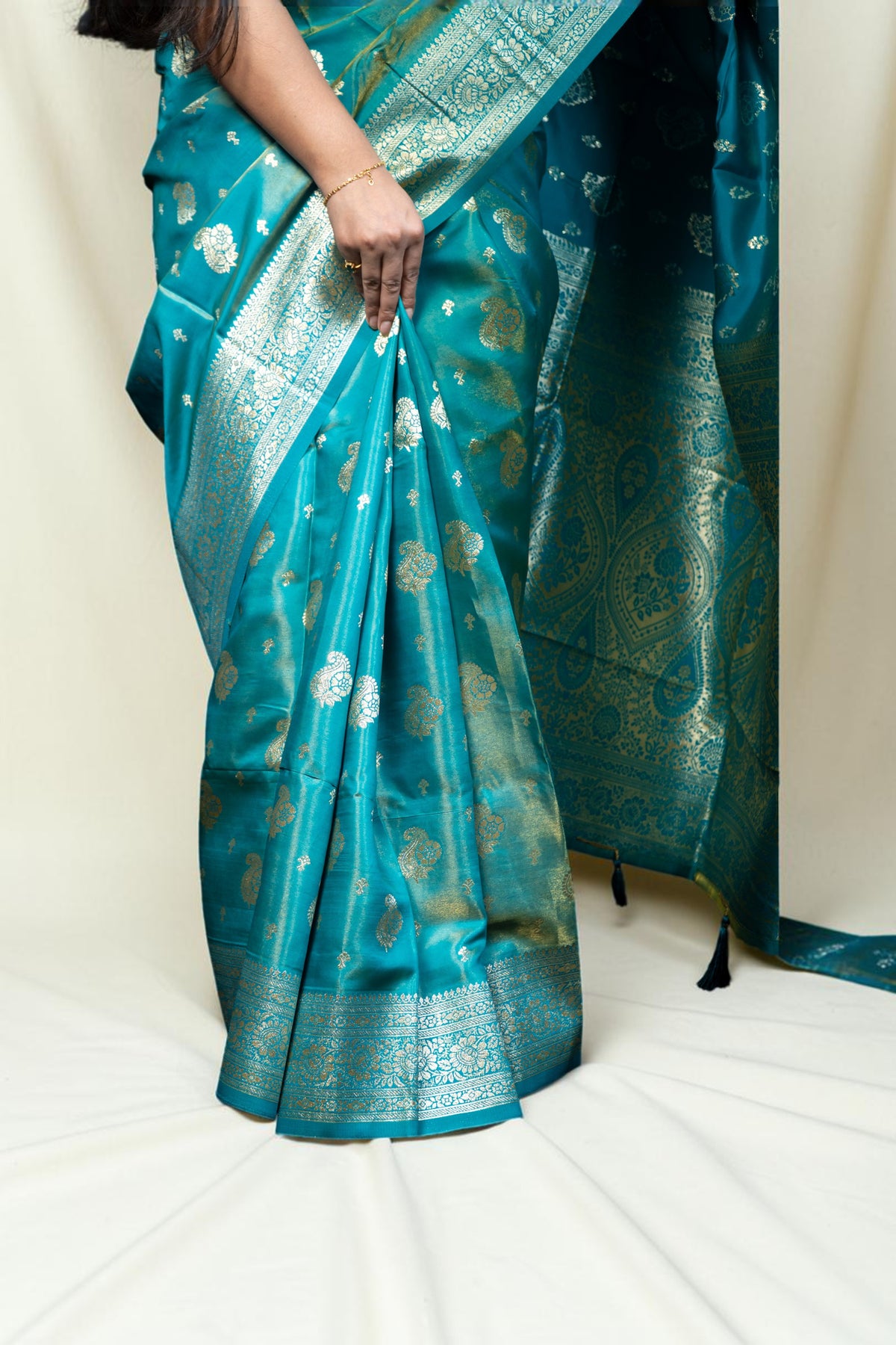 Mango kolka Banarasi-Style Silk Saree with Gold Zari Weave