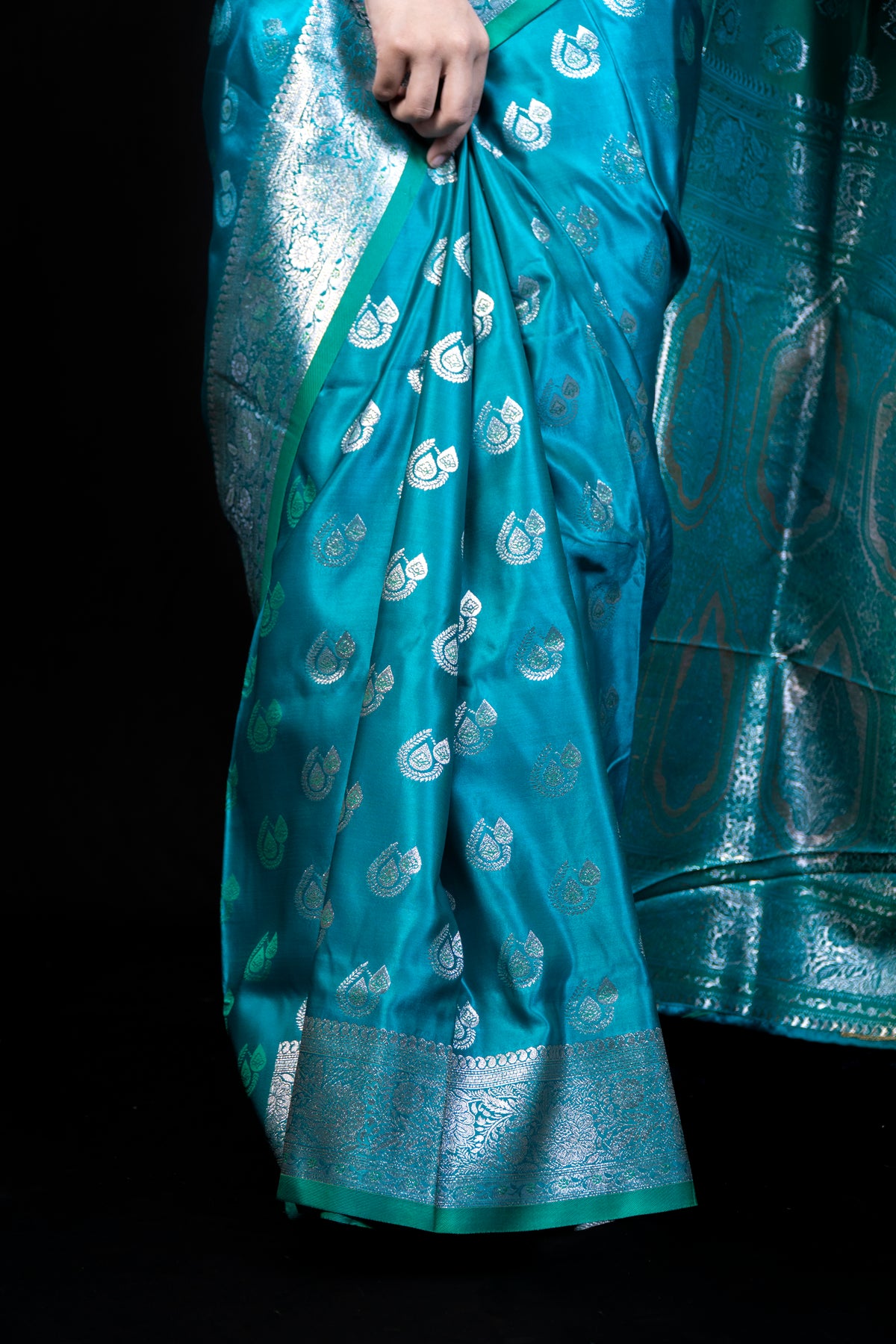 Mashru Silk Saree with Full-Body Zari Work