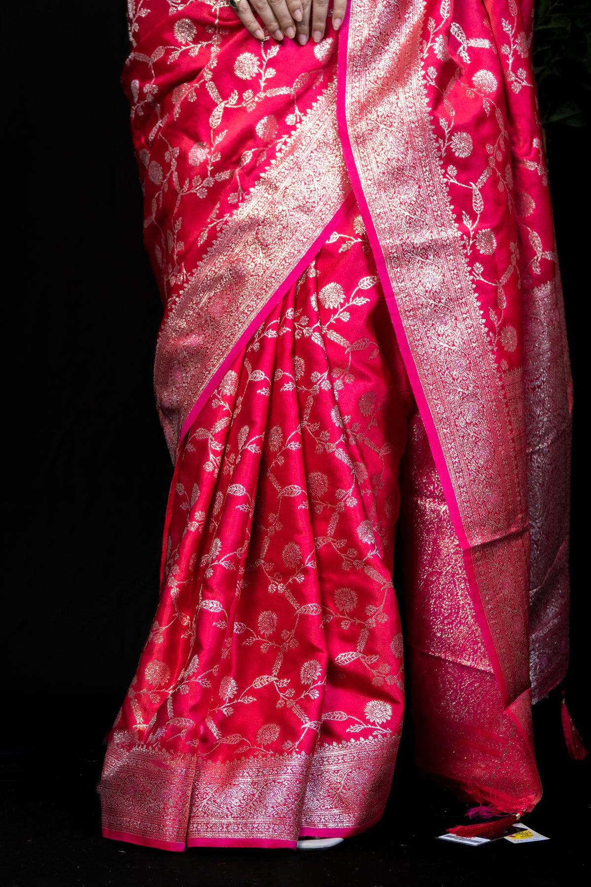 Elegant Zari Woven Silk Saree with Traditional Brocade Border