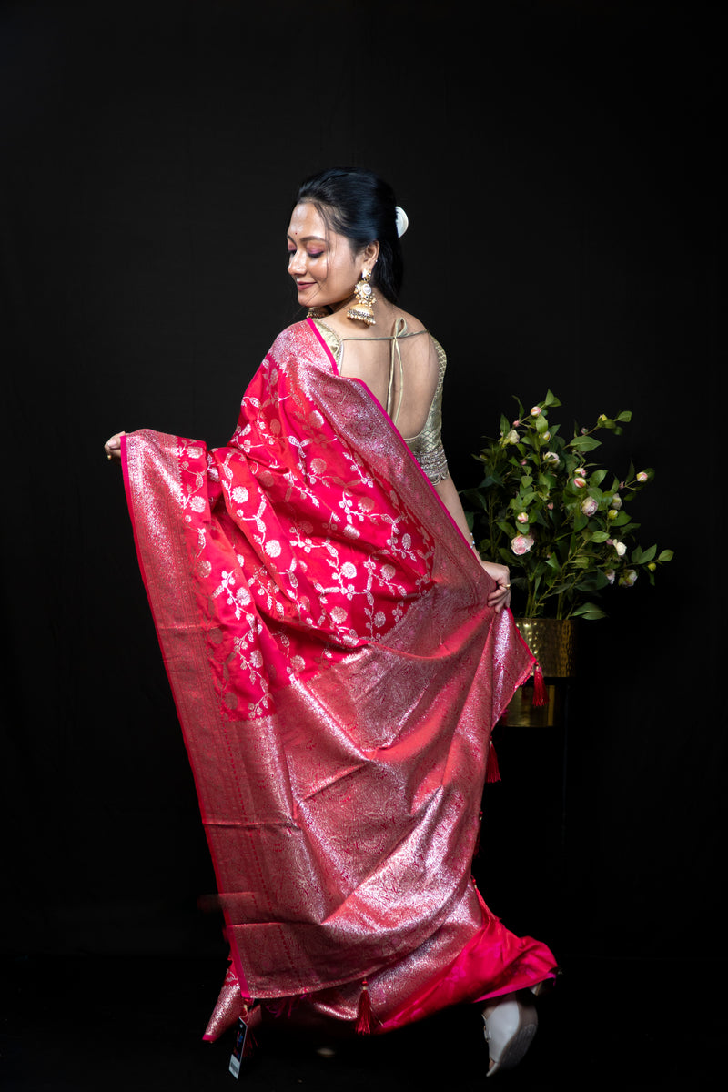 Elegant Zari Woven Silk Saree with Traditional Brocade Border