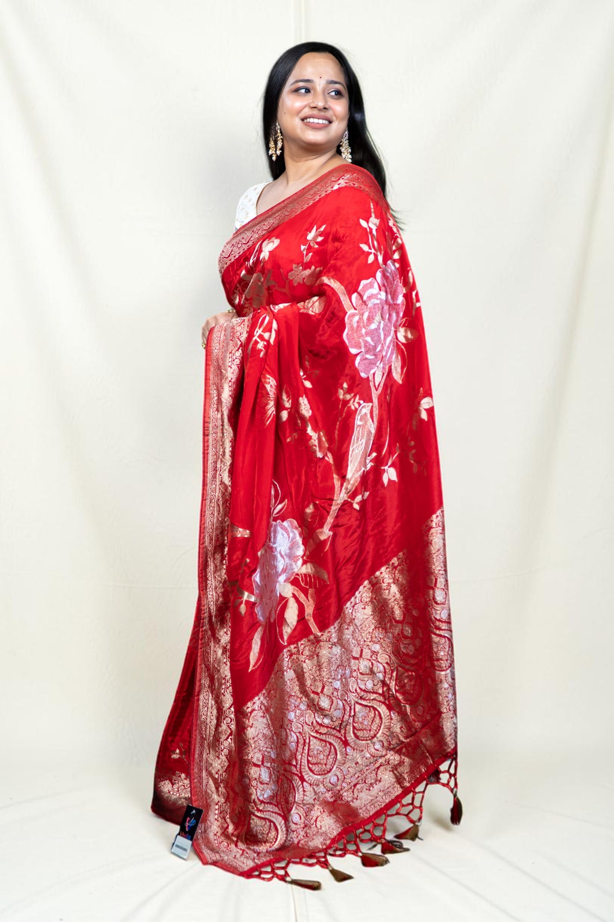 Dola Silk Saree with Golden Zari Work