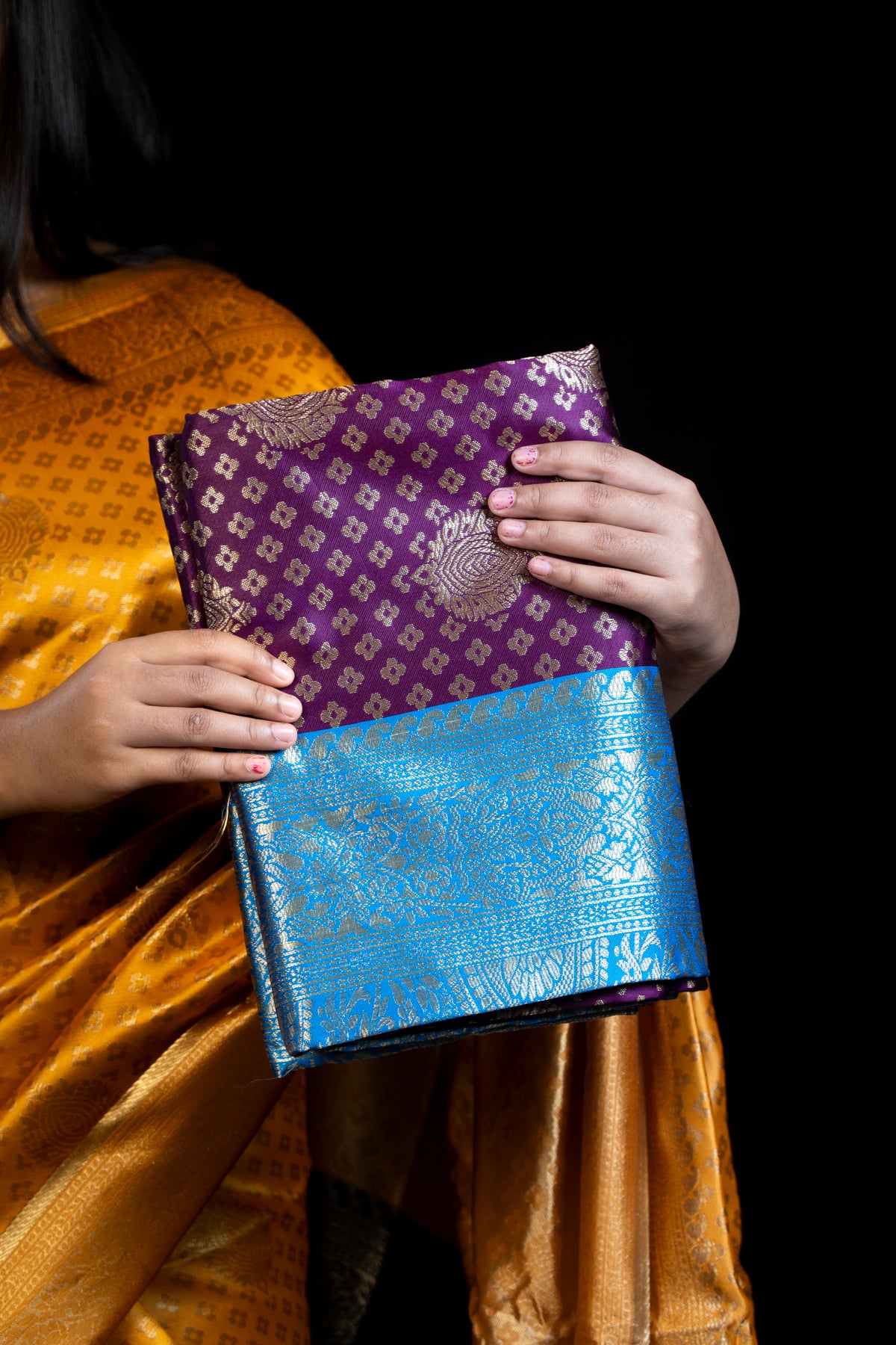 Soft Silk Saree with Golden weaving flower Booti & Contrast Border