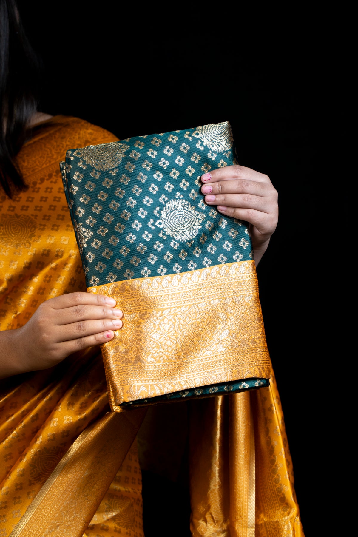 Soft Silk Saree with Golden weaving flower Booti & Contrast Border