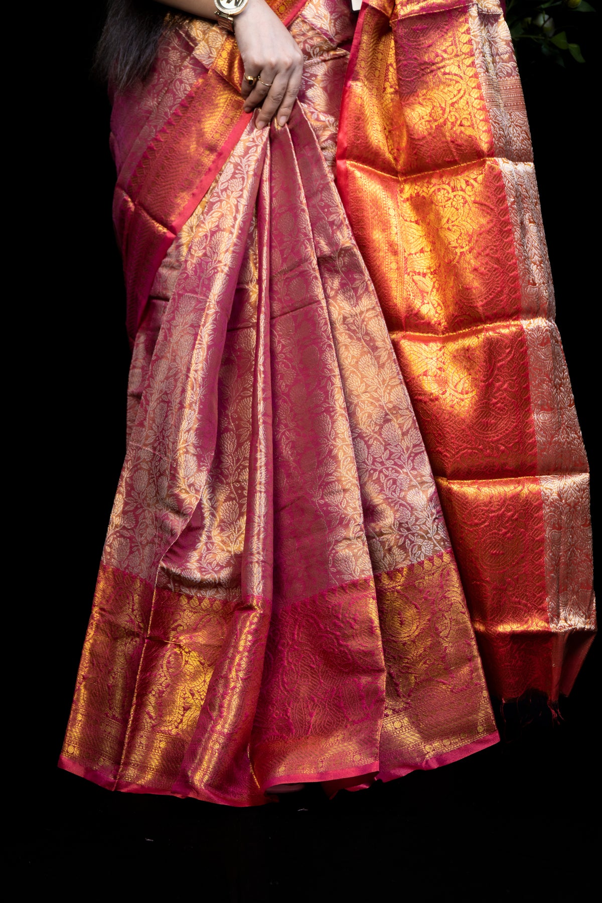 Semi tissue kanjiivaram Silk Saree with golden zari all over body.
