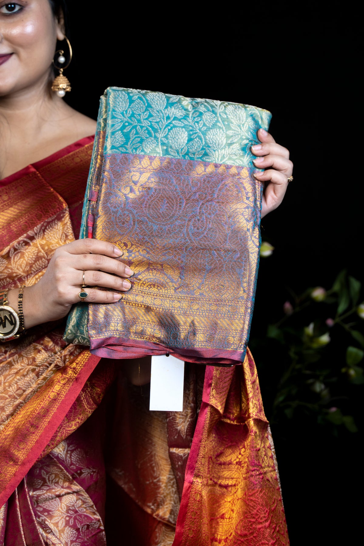 Semi tissue kanjiivaram Silk Saree with golden zari all over body.