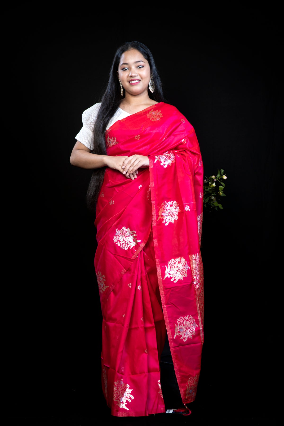 Awesome Soft Silk Saree with Gold Zari Floral Booti & Heavy Temple Border