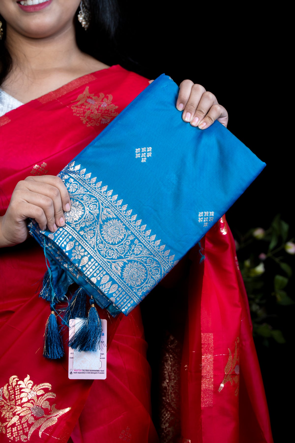 Awesome Soft Silk Saree with Gold Zari Floral Booti & Heavy Temple Border