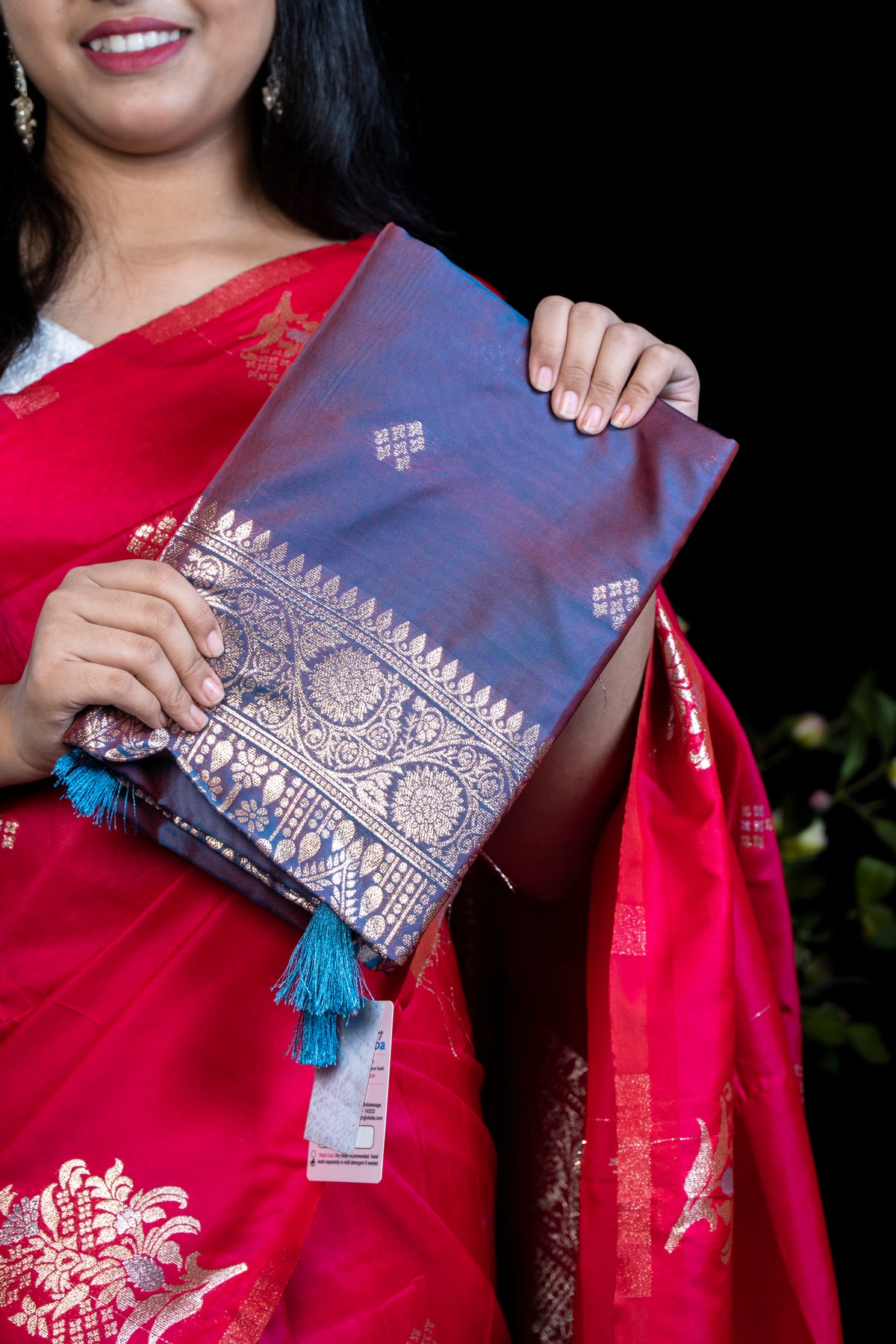 Awesome Soft Silk Saree with Gold Zari Floral Booti & Heavy Temple Border