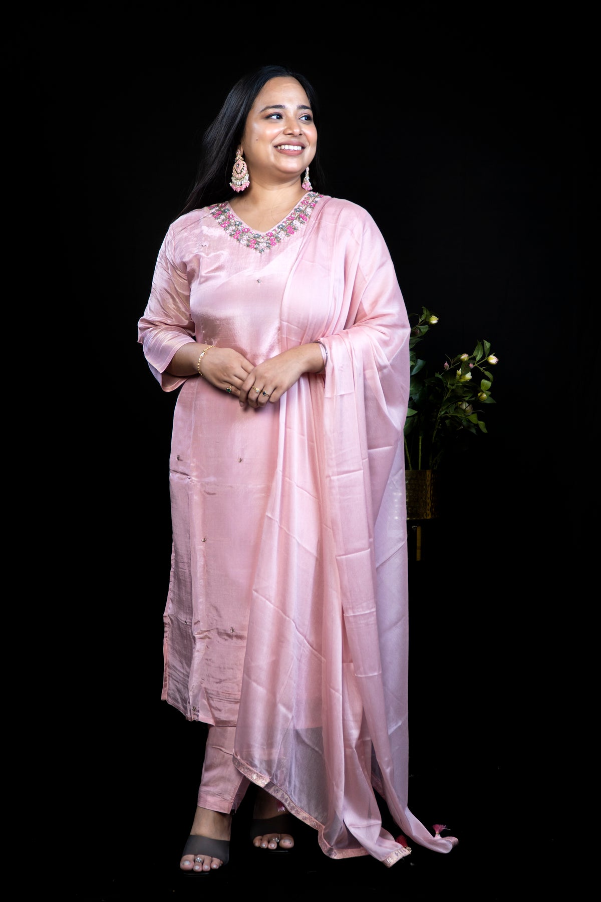 Blush Pink Kurta with Hand-Beaded Floral V-Neck Embroidery