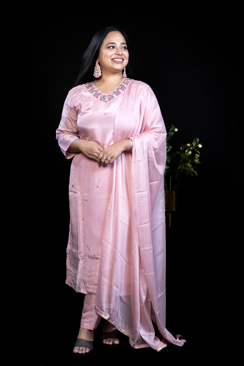 Blush Pink Kurta with Hand-Beaded Floral V-Neck Embroidery
