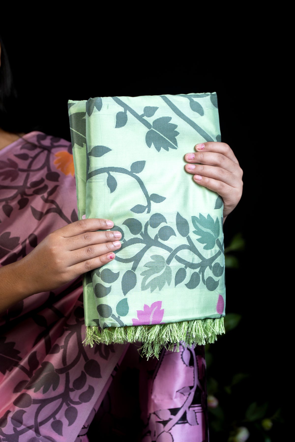 Soft Silk Saree with Bold leaf and floral weaving work