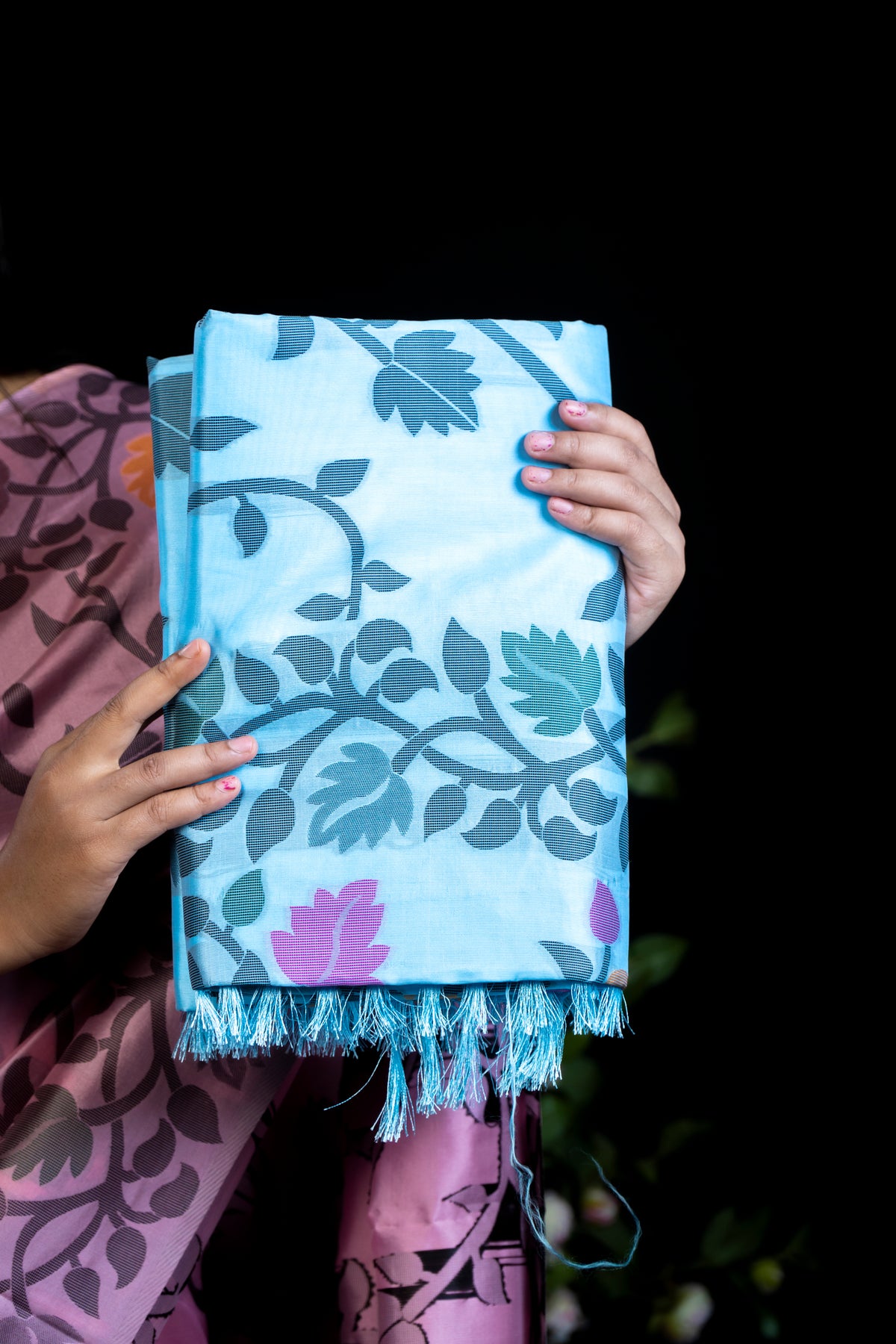 Soft Silk Saree with Bold leaf and floral weaving work