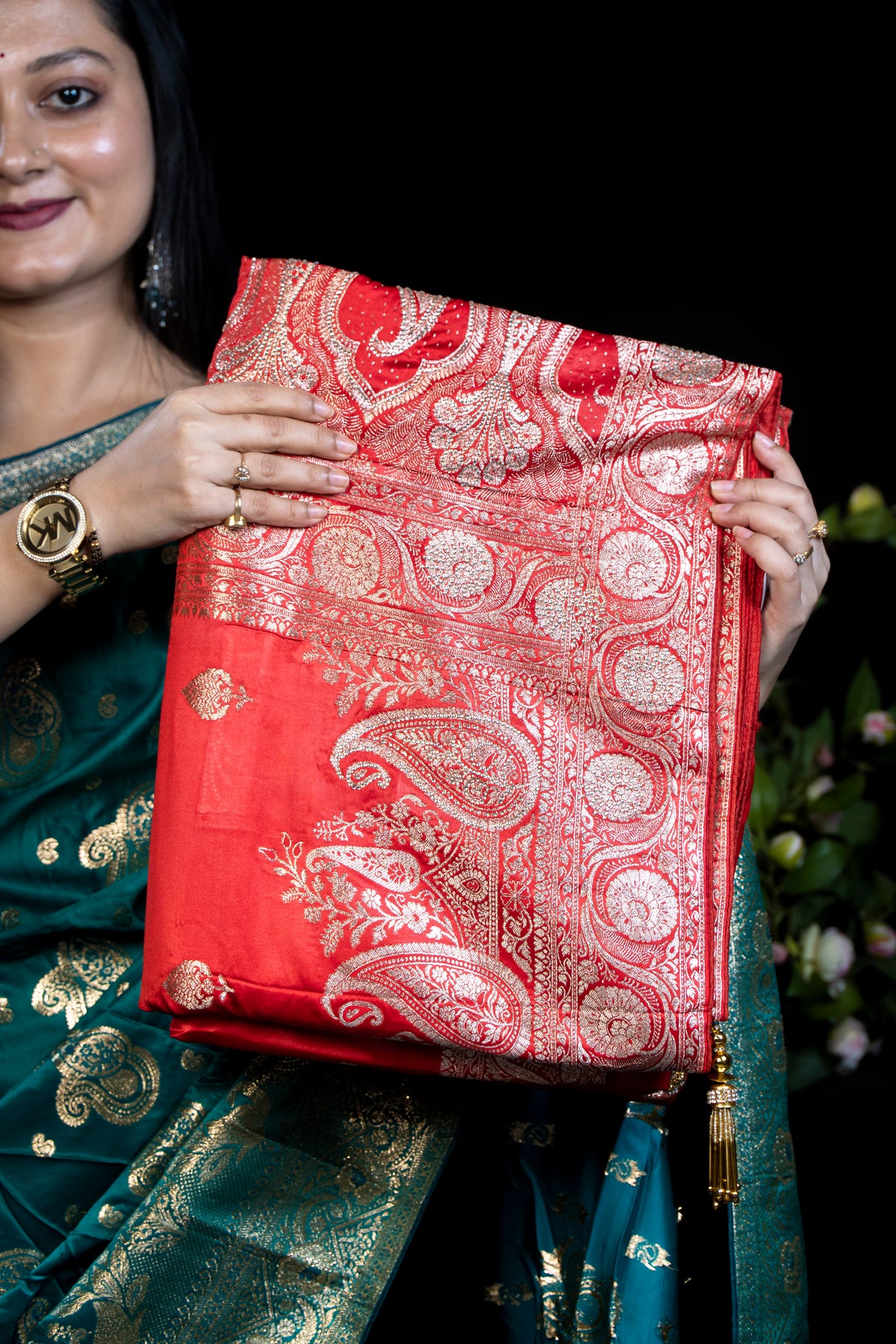 Banarasi Silk Saree with Scattered Booti & Paisley Pallu