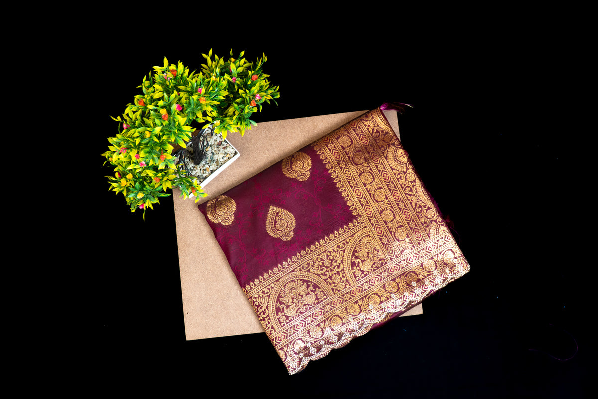 Dual-Tone Banarasi Silk Saree with Gold Zari Paisley Motifs & Scalloped Stone Border