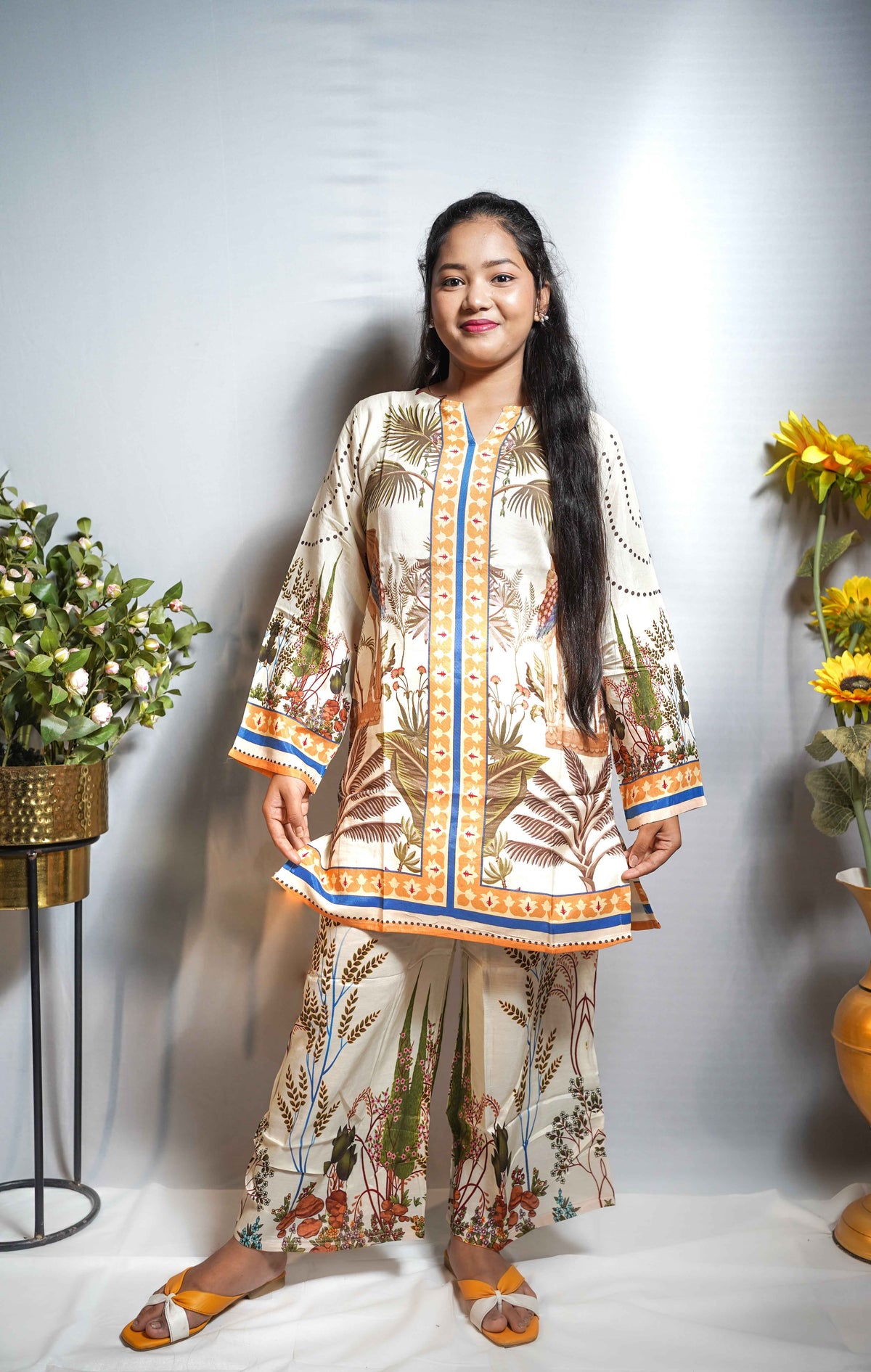 Ivory Botanical Print Crepe Silk Kurti Set (2-Piece)