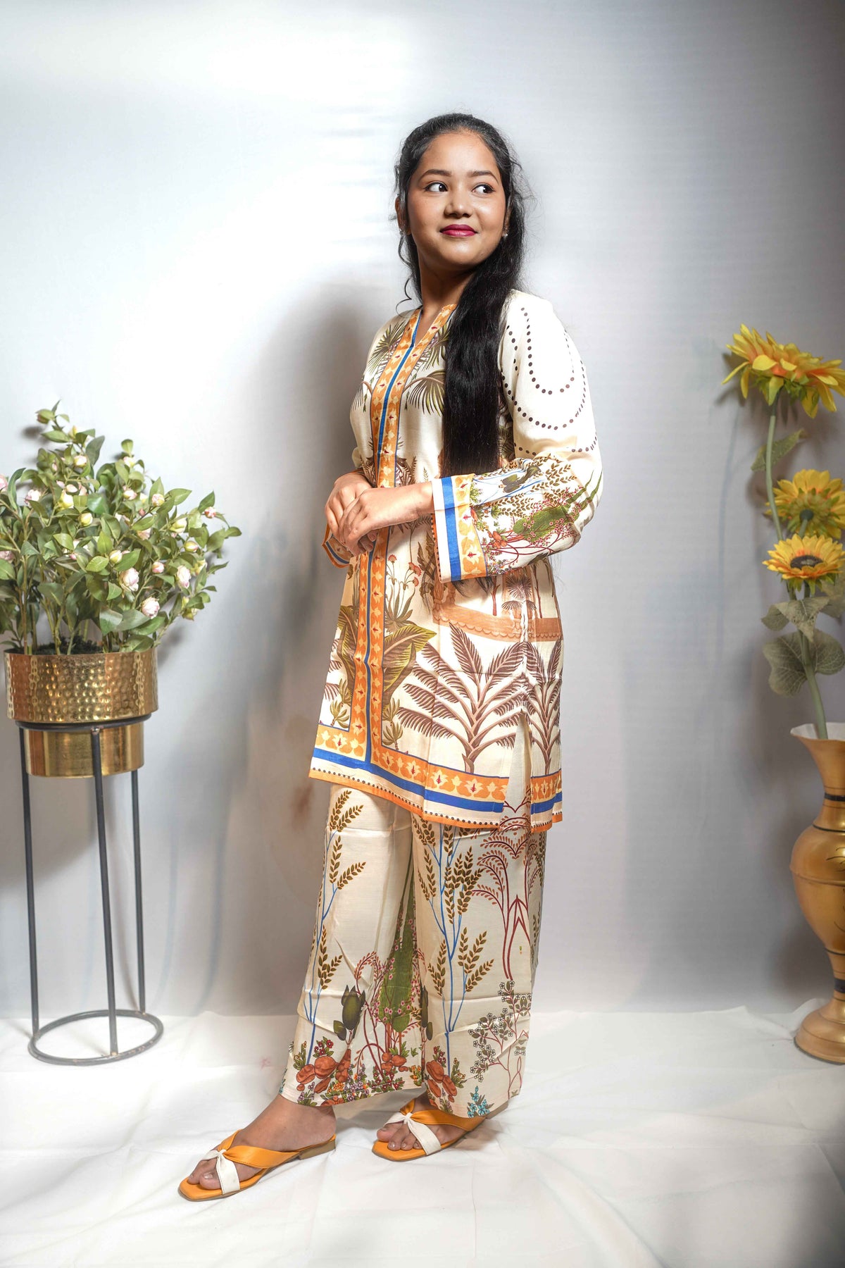 Ivory Botanical Print Crepe Silk Kurti Set (2-Piece)