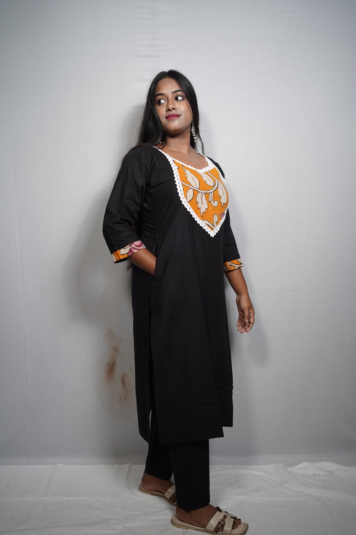 Two piece Kurta with Kalamkari-Print Yoke & Lace Trim