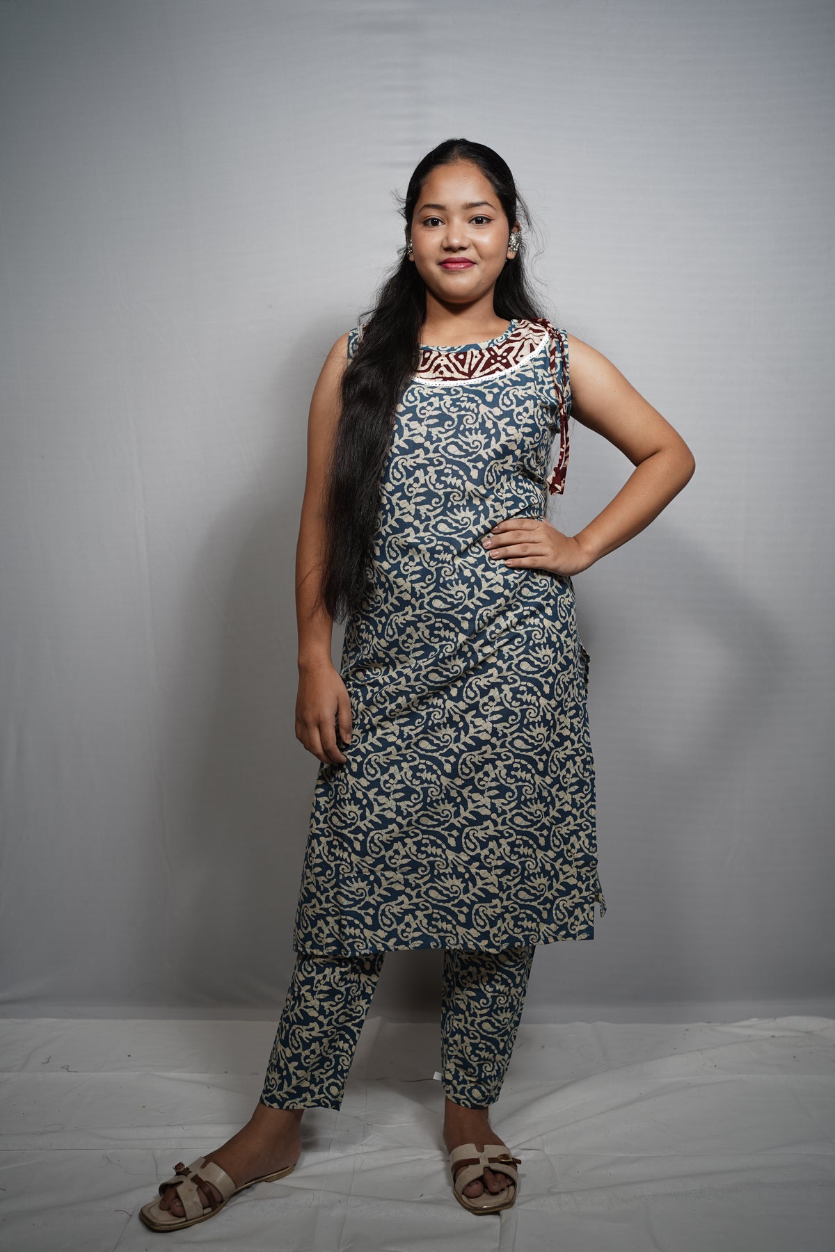 Cotton Batik Jaal Sleeveless Kurta Set with Contrast Yoke & Side Tie