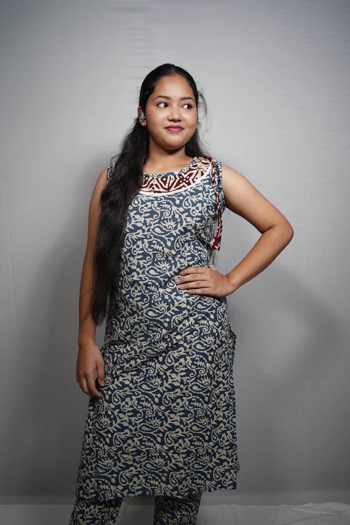 Cotton Batik Jaal Sleeveless Kurta Set with Contrast Yoke & Side Tie