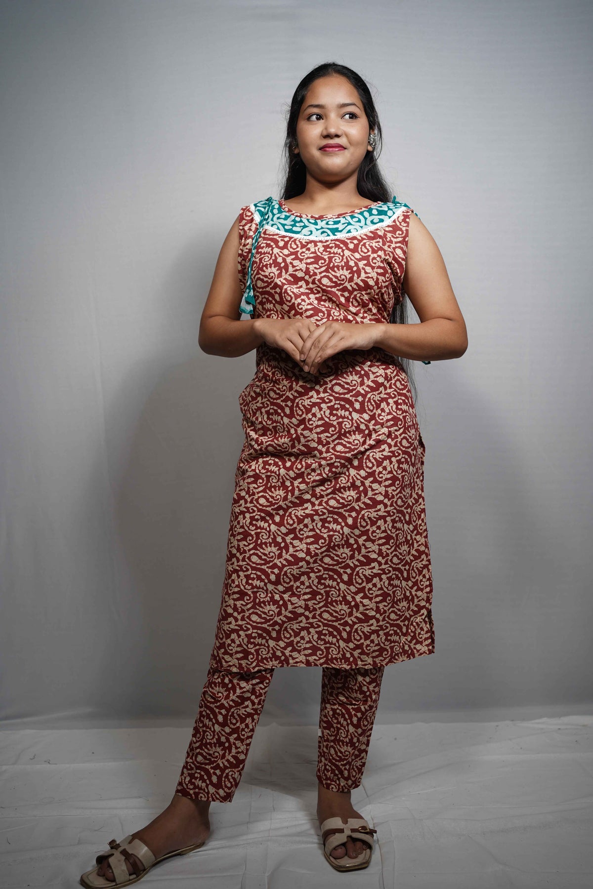 Cotton Batik Jaal Sleeveless Kurta Set with Contrast Yoke & Side Tie