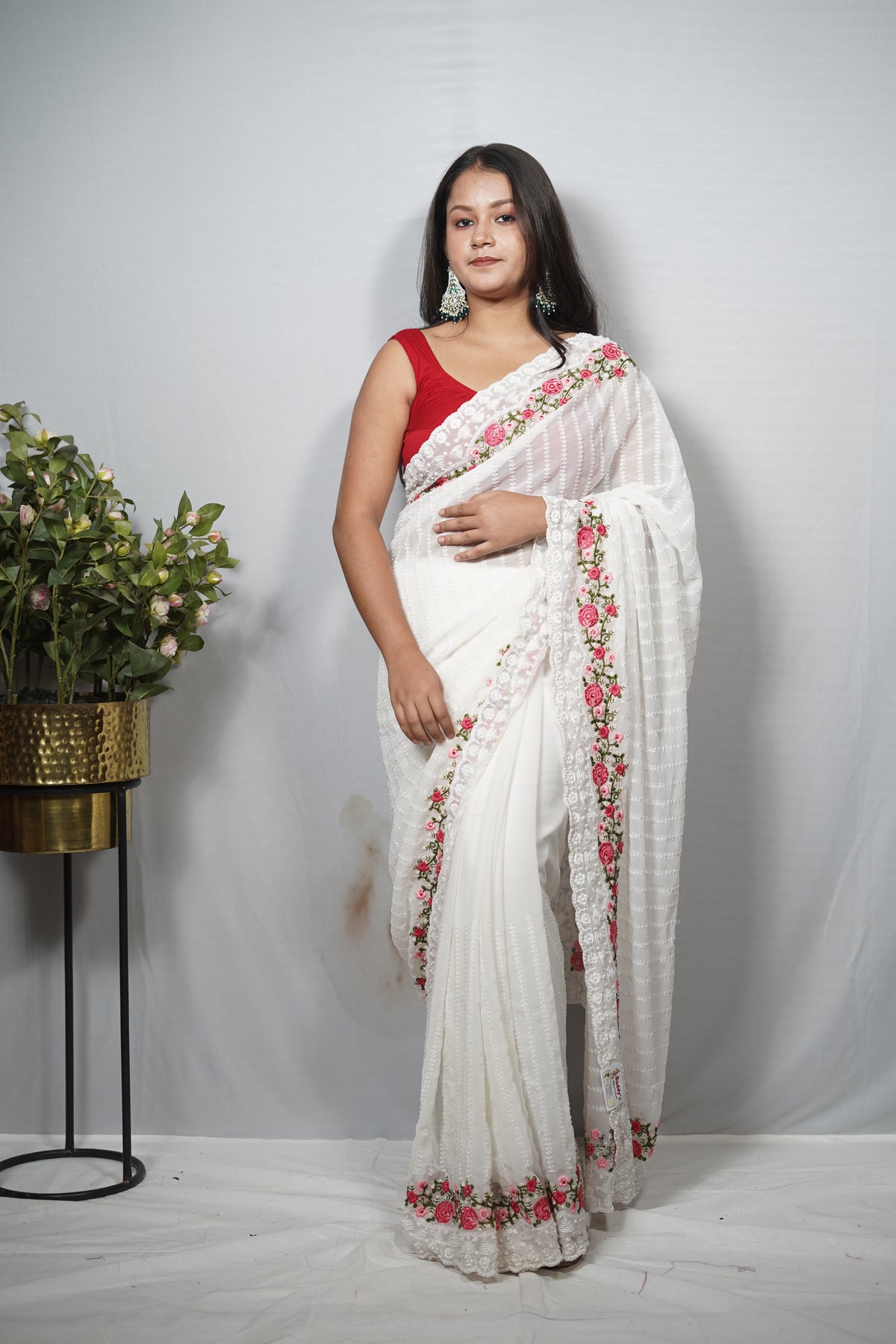 Premium White Georgette Saree with Kashmiri Floral Embroidery & Scalloped Lace Border