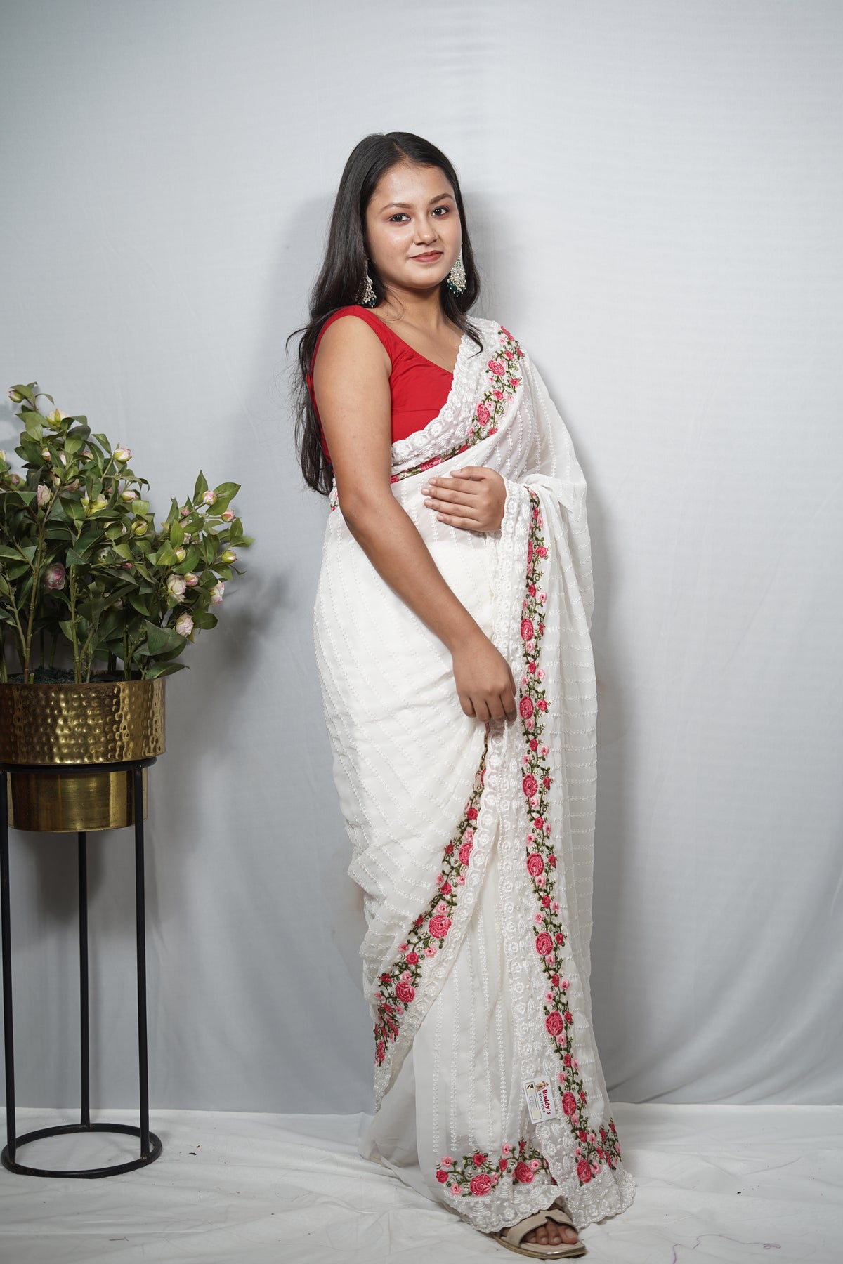 Premium White Georgette Saree with Kashmiri Floral Embroidery & Scalloped Lace Border