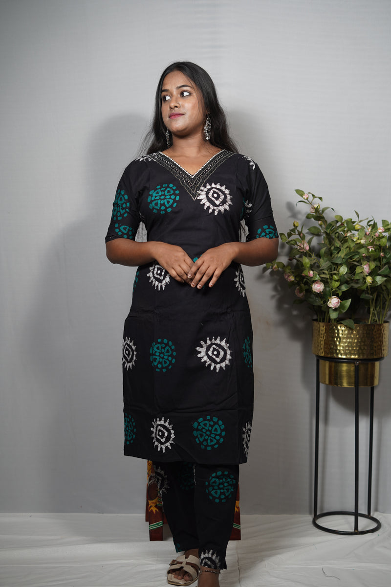 Hand Batik Cotton Kurta Set with Sequin V-Neckline & Motif Print — Kurta & Pant
