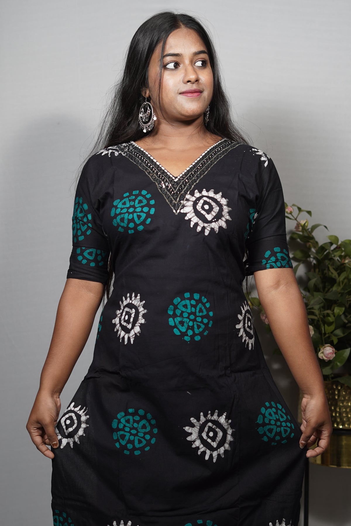 Hand Batik Cotton Kurta Set with Sequin V-Neckline & Motif Print — Kurta & Pant