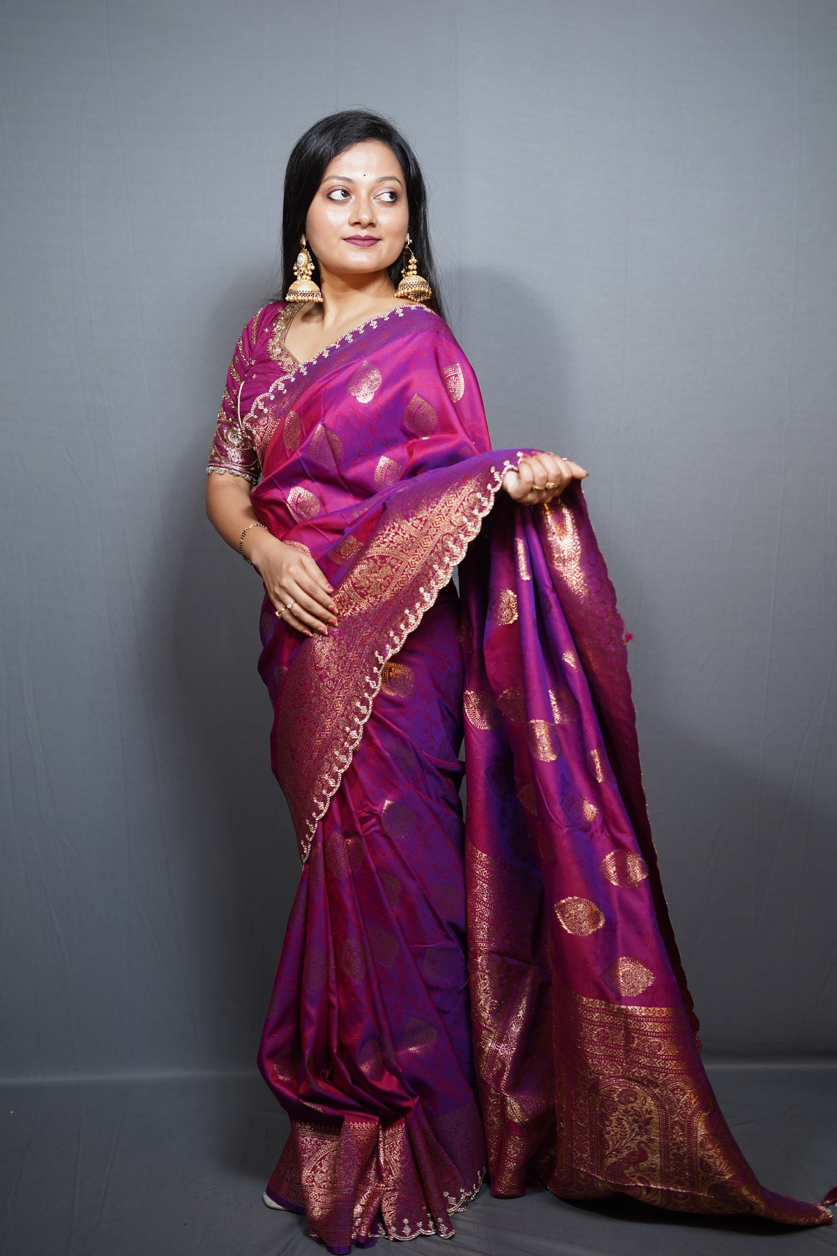 Dual-Tone Banarasi Silk Saree with Gold Zari Paisley Motifs & Scalloped Stone Border