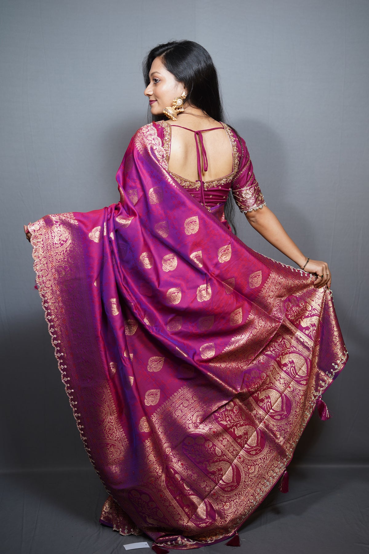Dual-Tone Banarasi Silk Saree with Gold Zari Paisley Motifs & Scalloped Stone Border