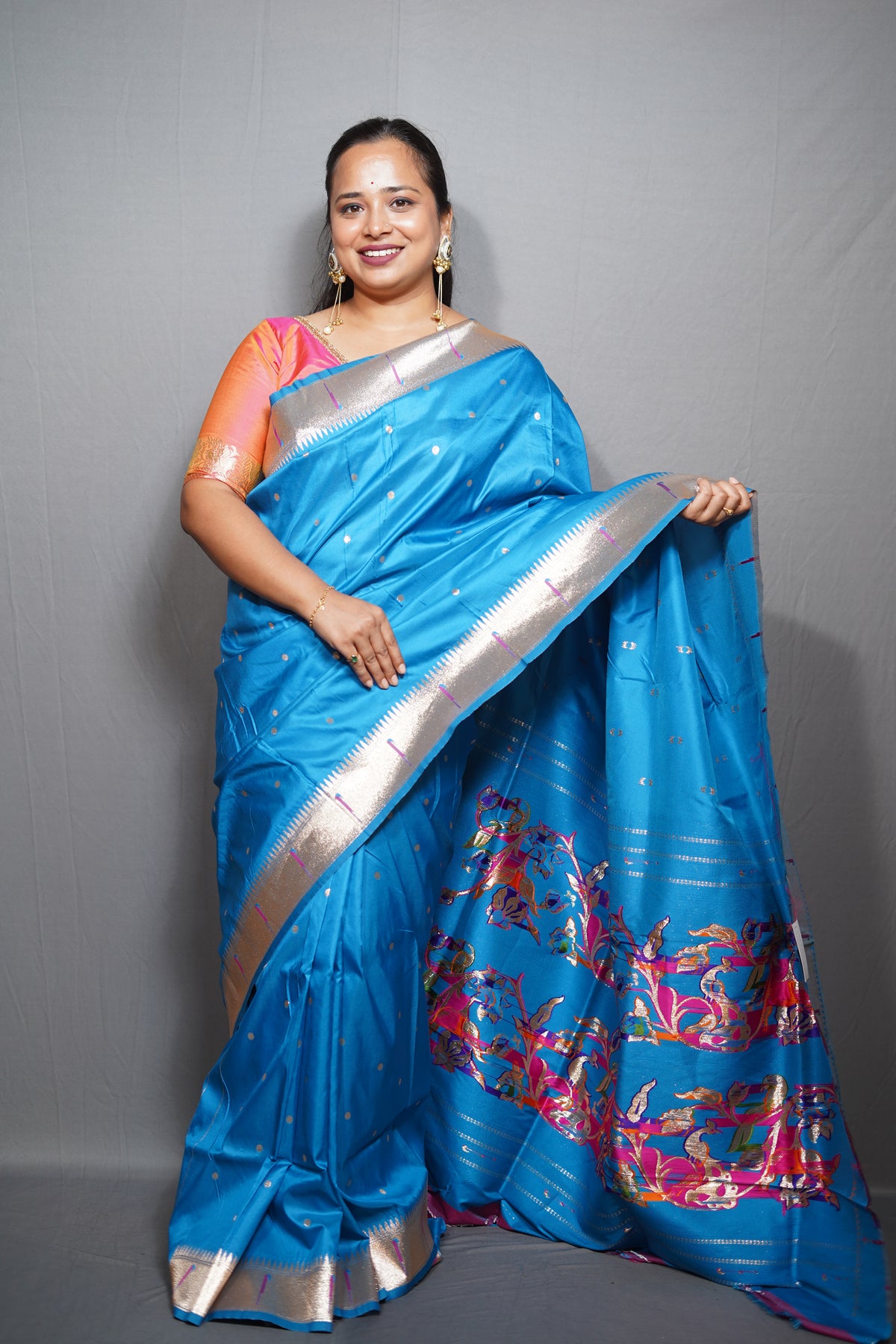 Premium Paithani Silk Saree with Elegant Zari Borders & Rich Peacock Motif Pallu