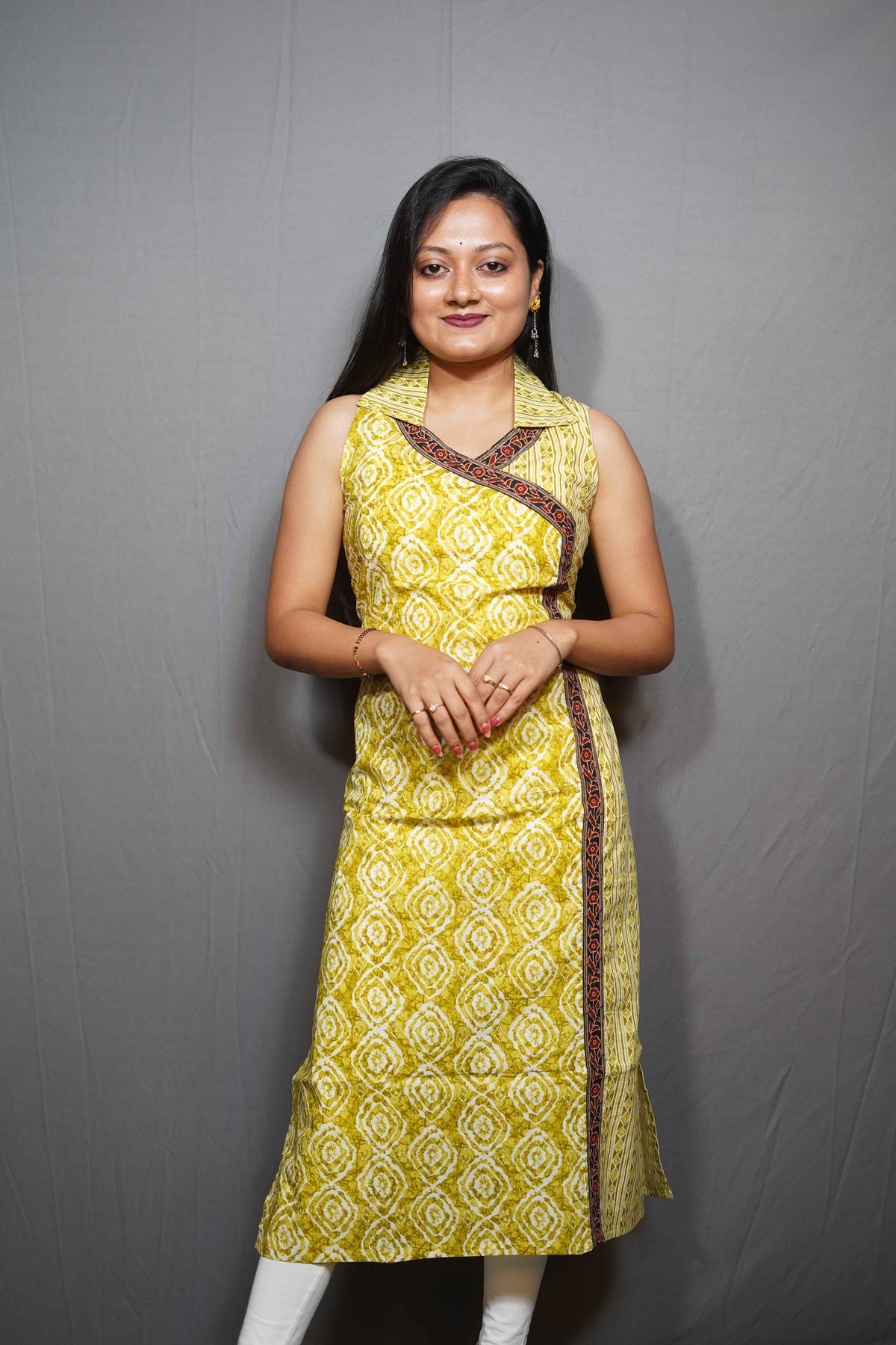 Diamond Print Cotton Kurta with Shirt Collar and Contrast Border