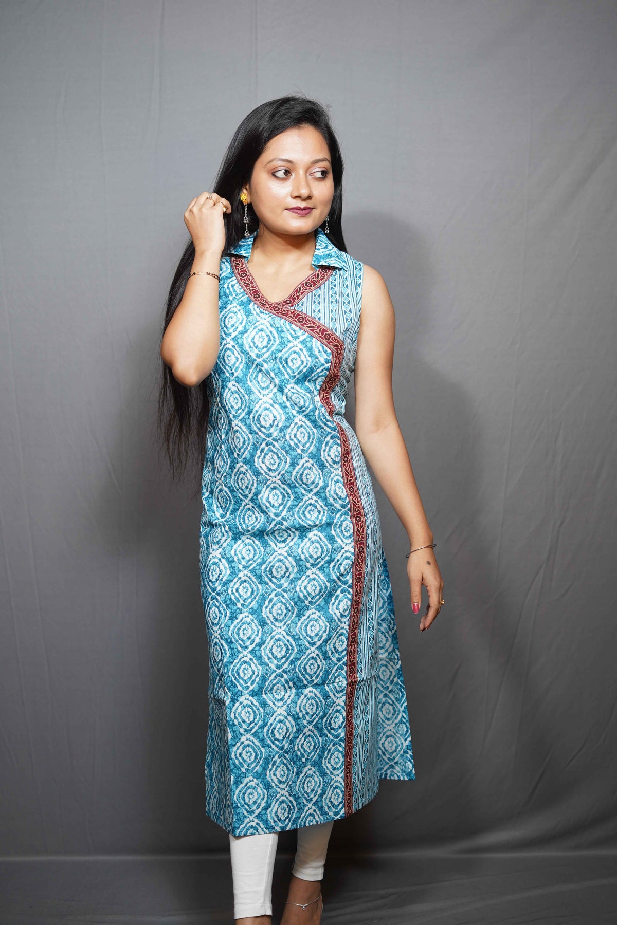 Diamond Print Cotton Kurta with Shirt Collar and Contrast Border