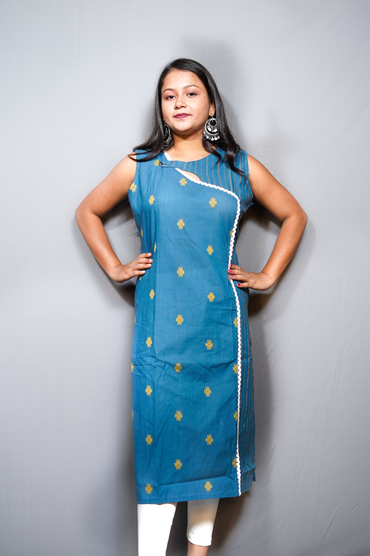 Handloom Cotton Kurta with Asymmetric Neckline and Buti Motifs